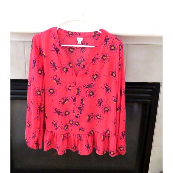 GAP Tops - GAP Women's Pink Poppy V-neck Peplum Top  Small EUC